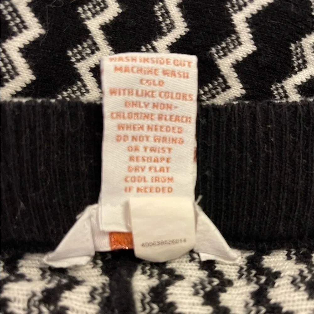 Candie’s black & white chevron stripe sweater mini skirt w/lace-up detail. Sz XS - Picture 7 of 7